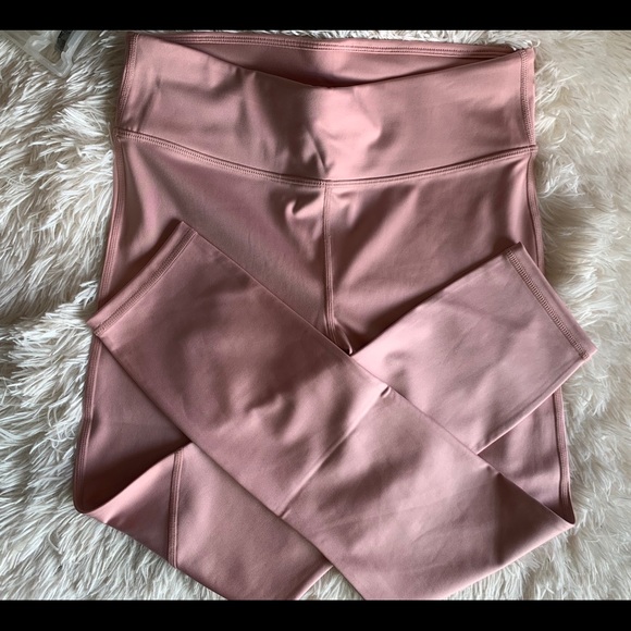 Fabletics- Mid-rise Ultracool Shine 7/8 - Picture 4 of 4